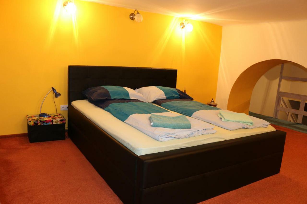 Rockstar Suite In Ruin Quarter Budapest Exterior photo